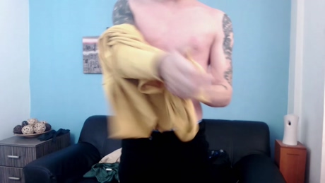 huge_cock21  14-02-2022